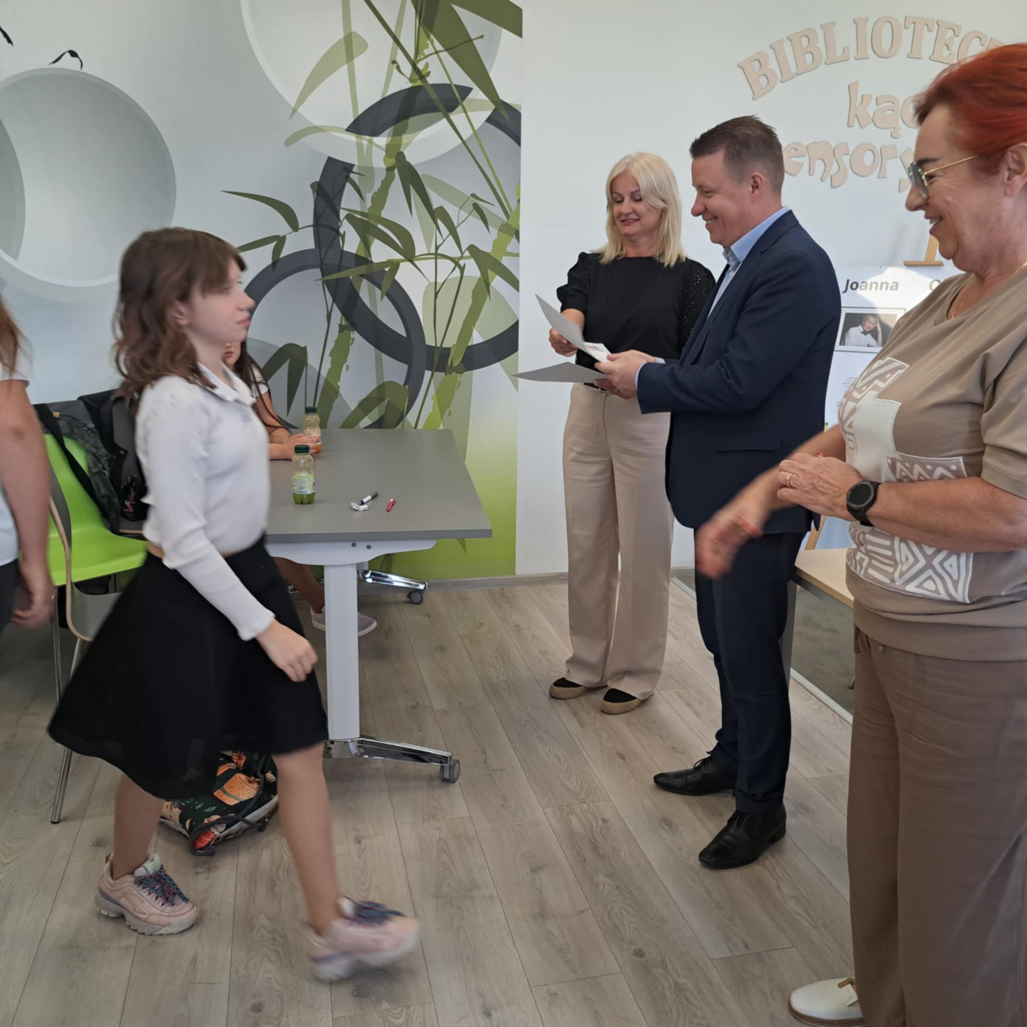 messenger_creation_7d43d7d1-0c22-49f1-a2d5-6009b34dbd9b